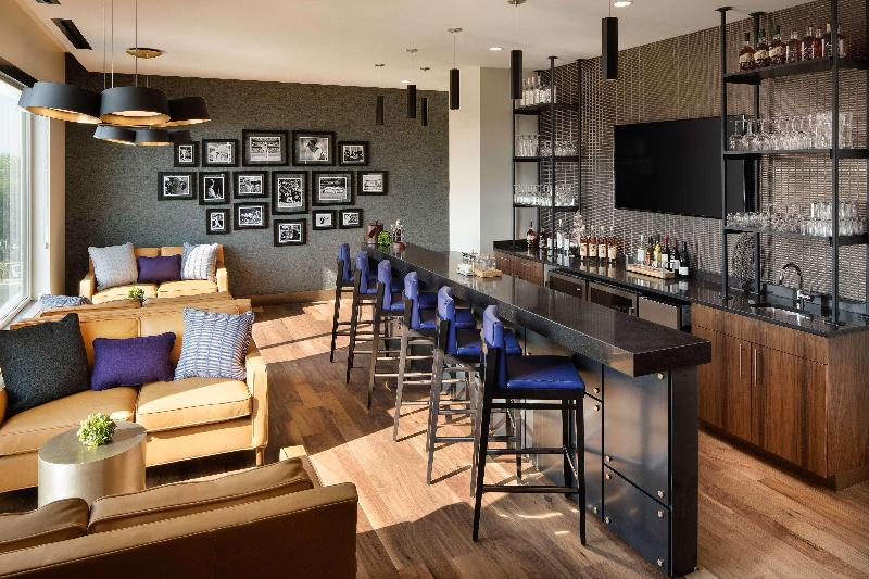Отель Doubletree By Hilton Greeley At Lincoln Park