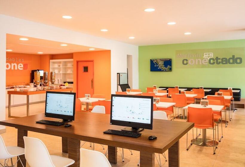 ホテル One Guadalajara Expo