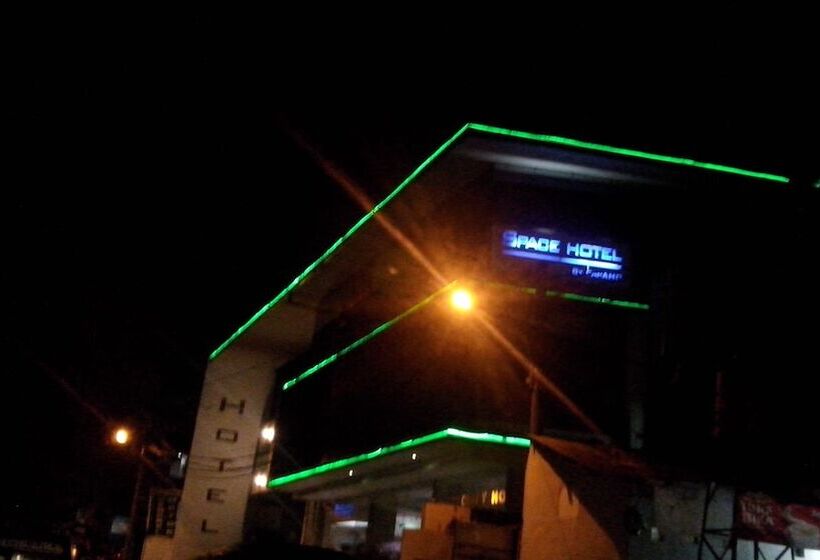 Space Hotel By Papaho