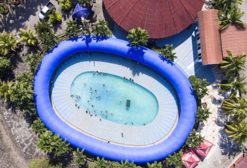 هتل Y Parque Turístico Navar City