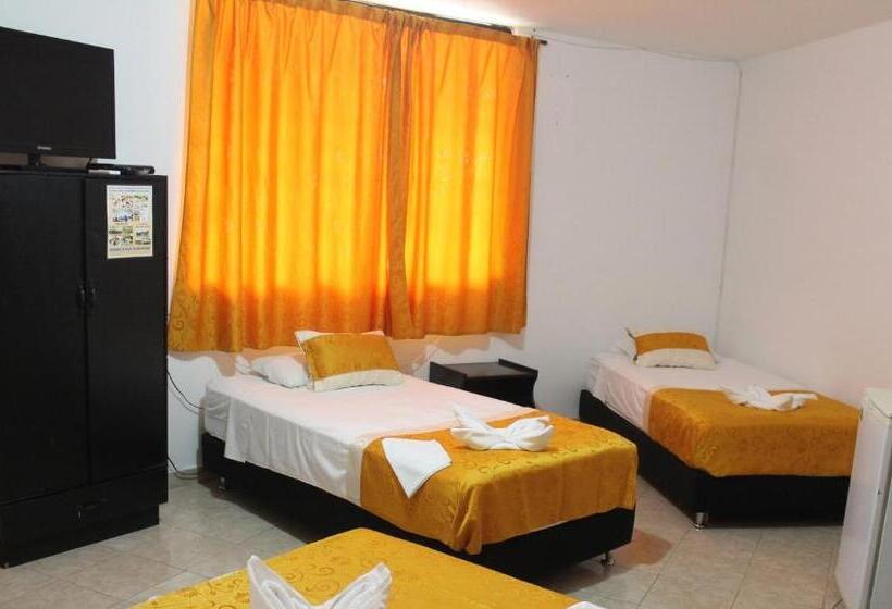 هتل Y Parque Turístico Navar City