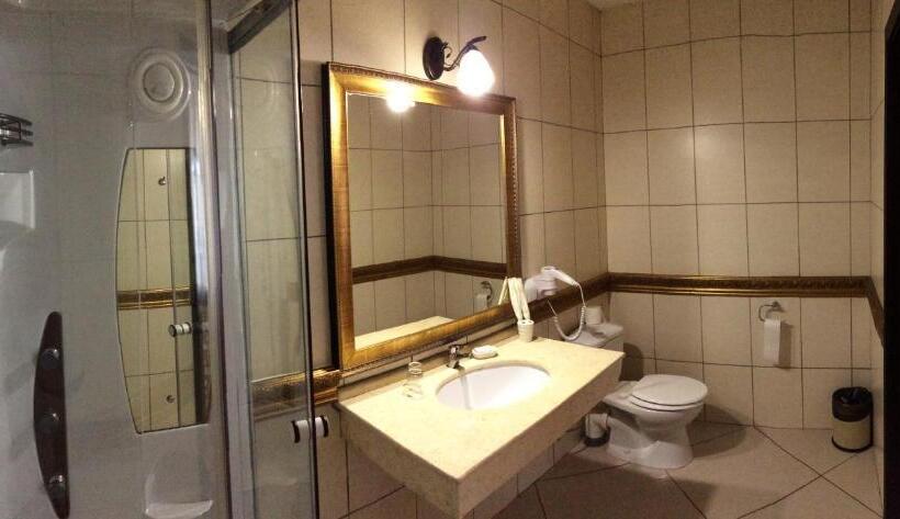 בית מלון כפרי Colosseum