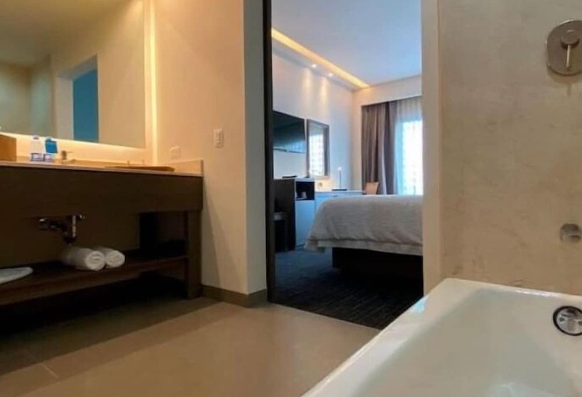 هتل Hampton Inn Celaya Mexico