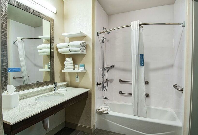 هتل Hampton Inn & Suites Mission Viejo