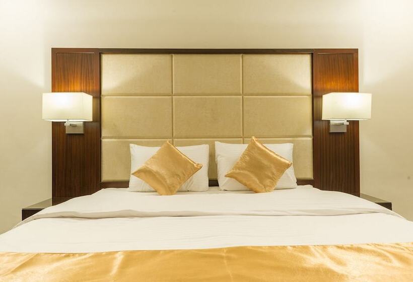 هتل Laten Suites Prince Sultan