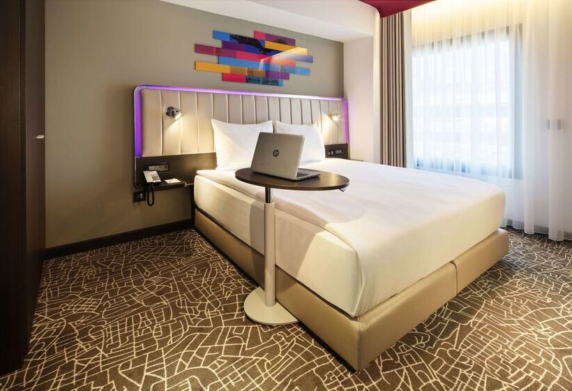 هتل Park Inn By Radisson Izmir