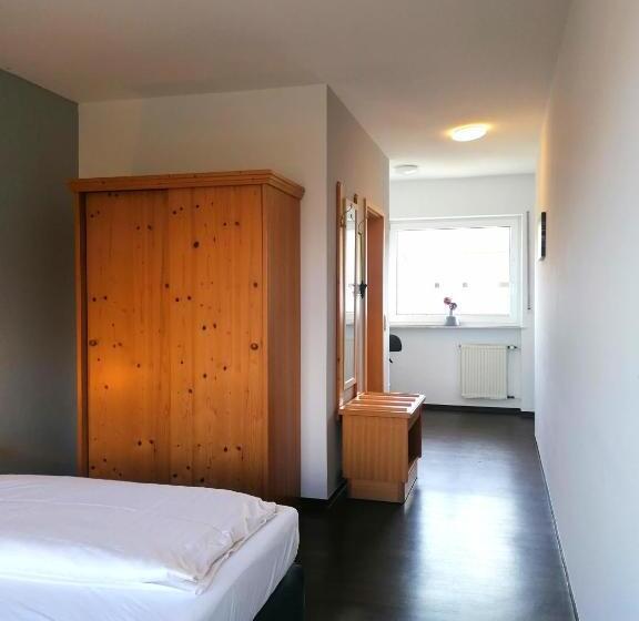 ホテル Weingut Tiliahof