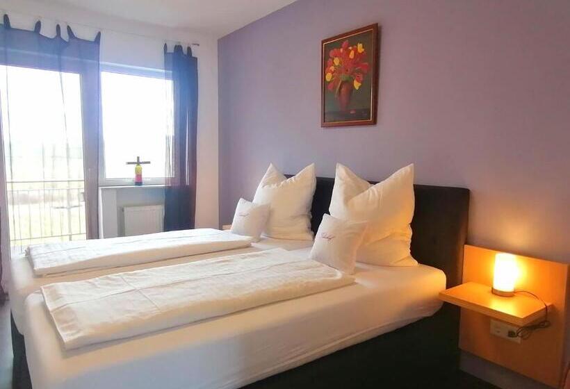 ホテル Weingut Tiliahof