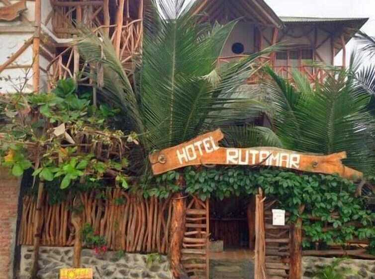 هاستل Hostal Rutamar