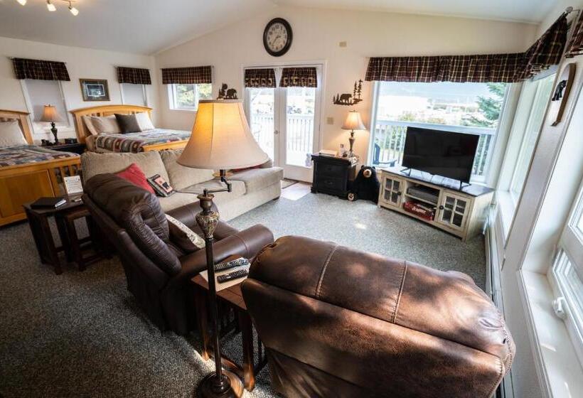 تختخواب و صبحانه Bears Den Alaska Lodging