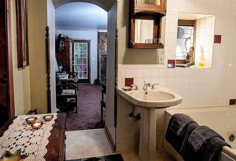 تختخواب و صبحانه Benton Place Inn