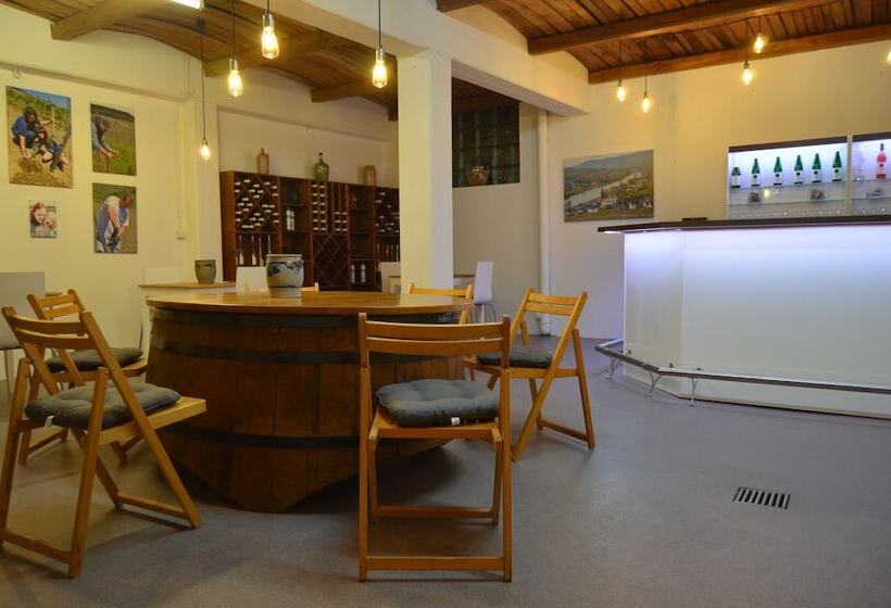 ベッドアンドブレックファースト Weingut H. Gindorf