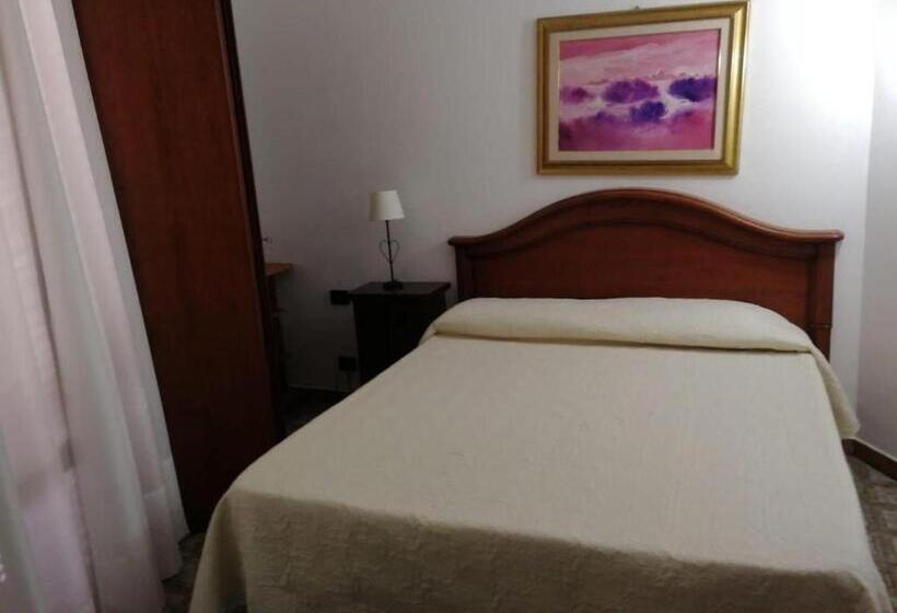 בית מלון כפרי Arenella Beach Rooms