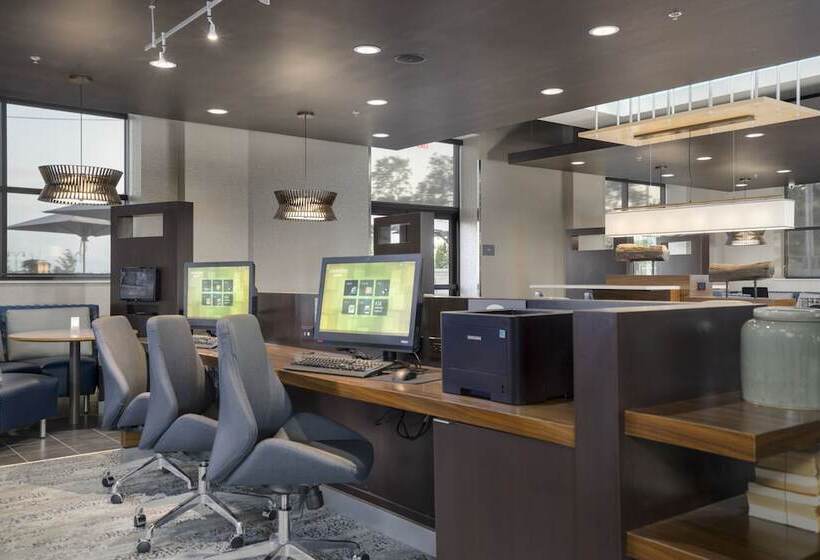 هتل Courtyard By Marriott Niagara Falls, Usa