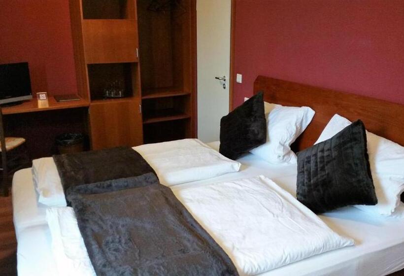 ホテル Ellenbergs Restaurant &