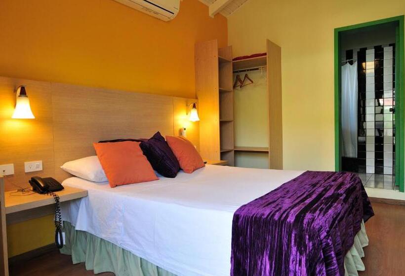 هتل Hosteria Canoa