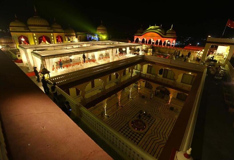 호텔 Noormahal Palace