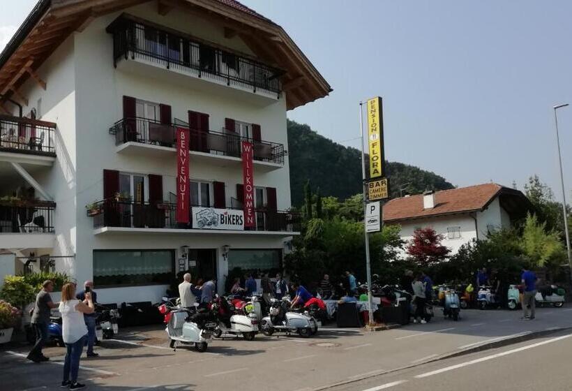 ホテル Gasthaus Pension Flora