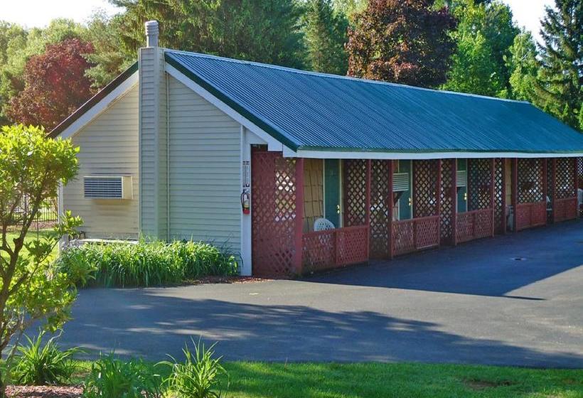 مُتل Adirondack Inn