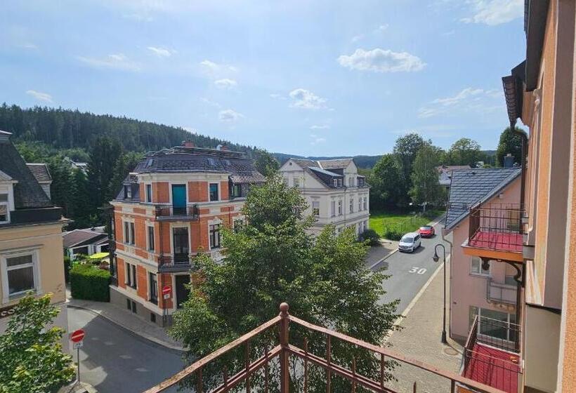 Bed and Breakfast Pension Weiße Rose, Parkplatz, Frühstück, Wlan, Zentral