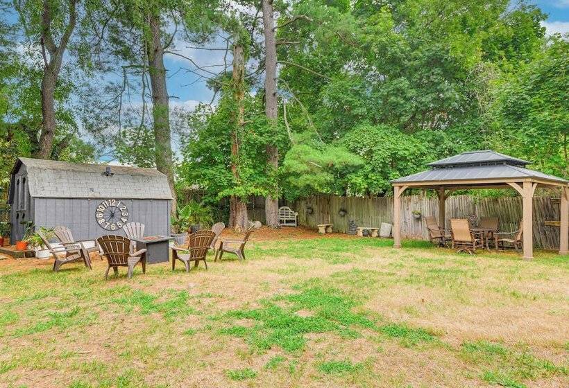Fire Pit & Gazebo   Luxe Severn Family Home!