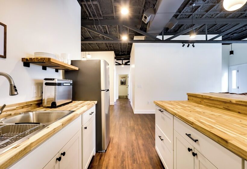 Modern Harrisonburg Home   2 Mi To Jmu!