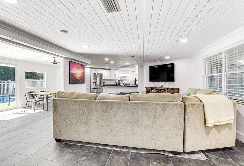 Peaceful Port Charlotte Home W/ Private Pool!