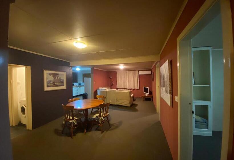 بنسيون Ellstanmor Guesthouse Cooma