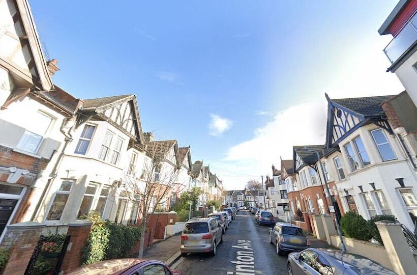 پانسیون Winton House