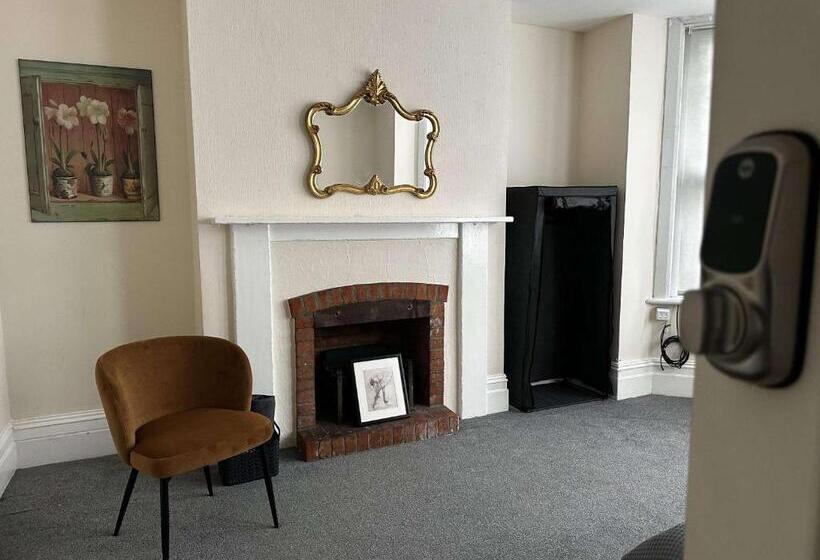 پانسیون Winton House