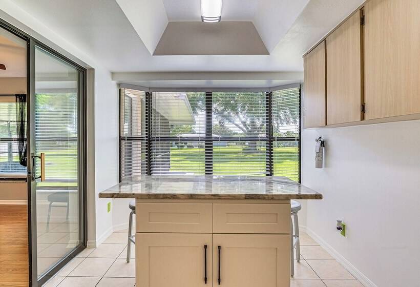 Pet Friendly Ocala Home W/ Screened In Lanai!