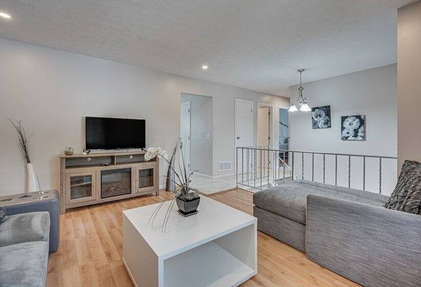 Reynoldsburg Home W/ Patio ~ 11 Mi To Columbus!