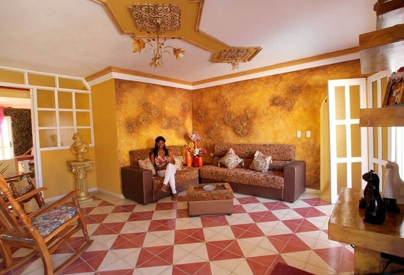 تختخواب و صبحانه Hostal Los Balcones