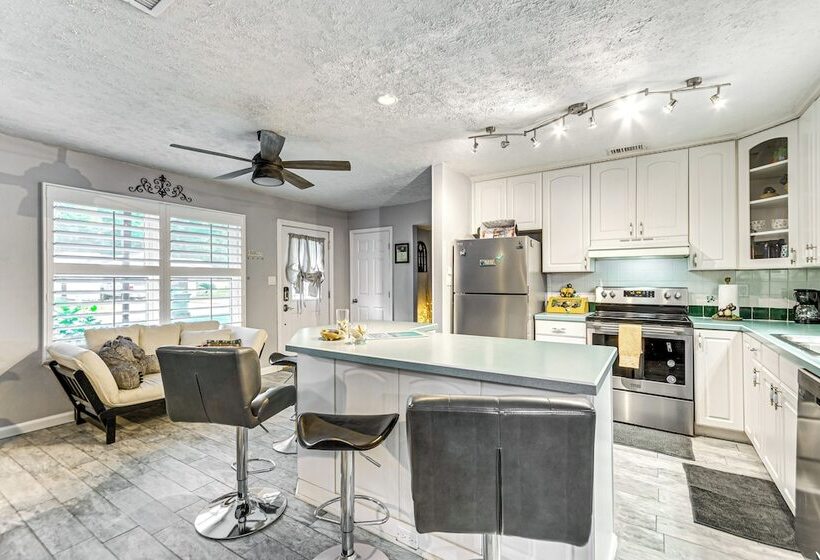 Fort Walton Beach Home W/ Pool: 5 Mi To Beach!