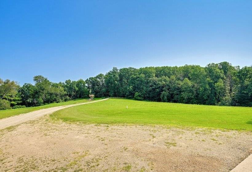 Hoheland Ranch  On 185 Acres W/ Deck + Views!
