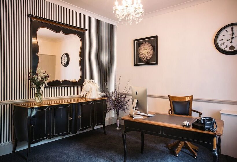 בית מלון כפרי The Broadmead Boutique B And B