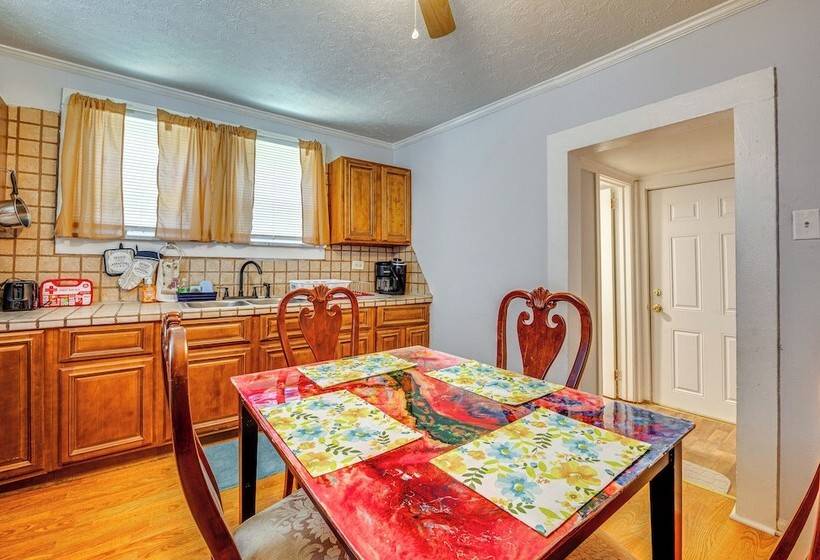 Family Friendly Home Near Parks & Lakes!