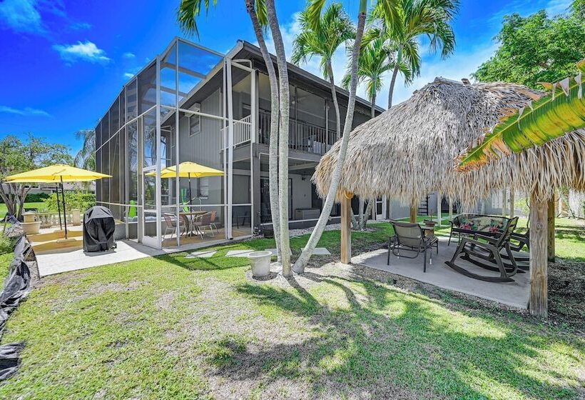Marco Island Family Home: Pool, Lanai, Backyard!