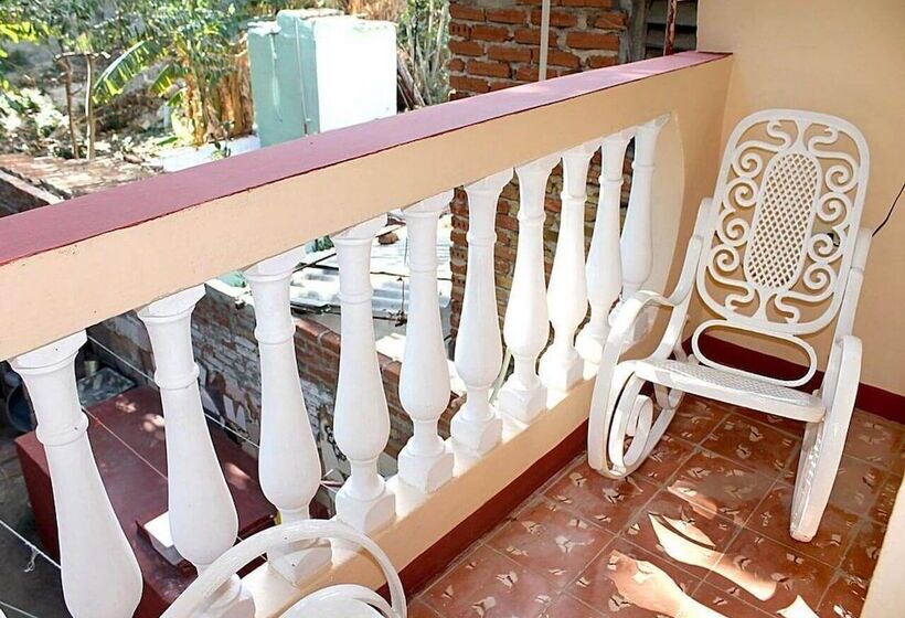 پانسیون Hostal Maite Y Luis Trinidad