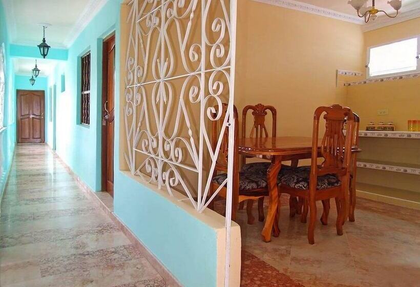 膳宿费 Hostal Sun Life Trinidad