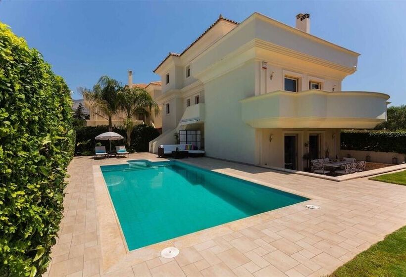 بنسيون Room In Guest Room   Guest Apartment Within A Villa In Lagonissi