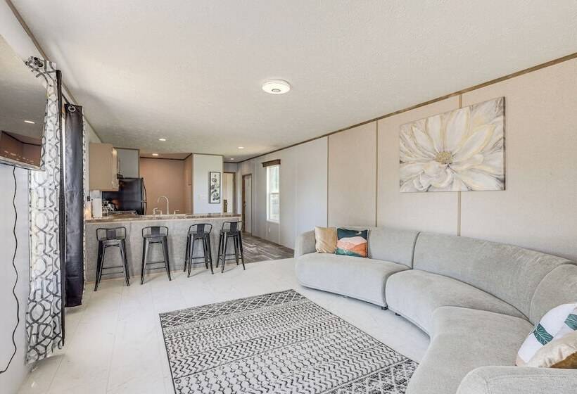 Pet Friendly Kempner Escape Near Parks & Trails!