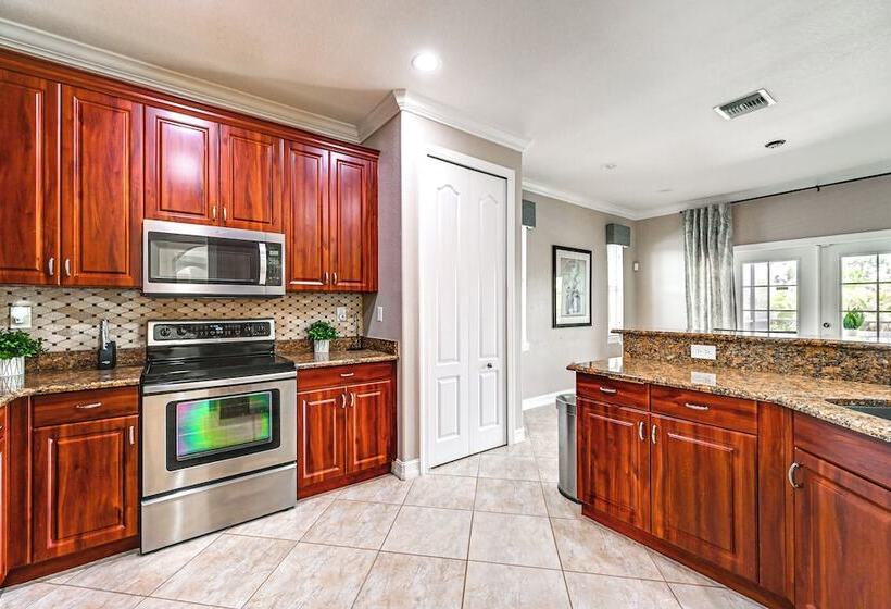 Golf & Hike: Lehigh Acres Home W/ Pool & Lanai