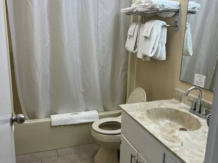 The Moorings Hotel And Marina