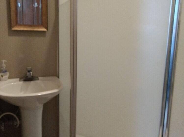 تختخواب و صبحانه Carraway Guest House