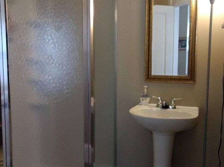 تختخواب و صبحانه Carraway Guest House