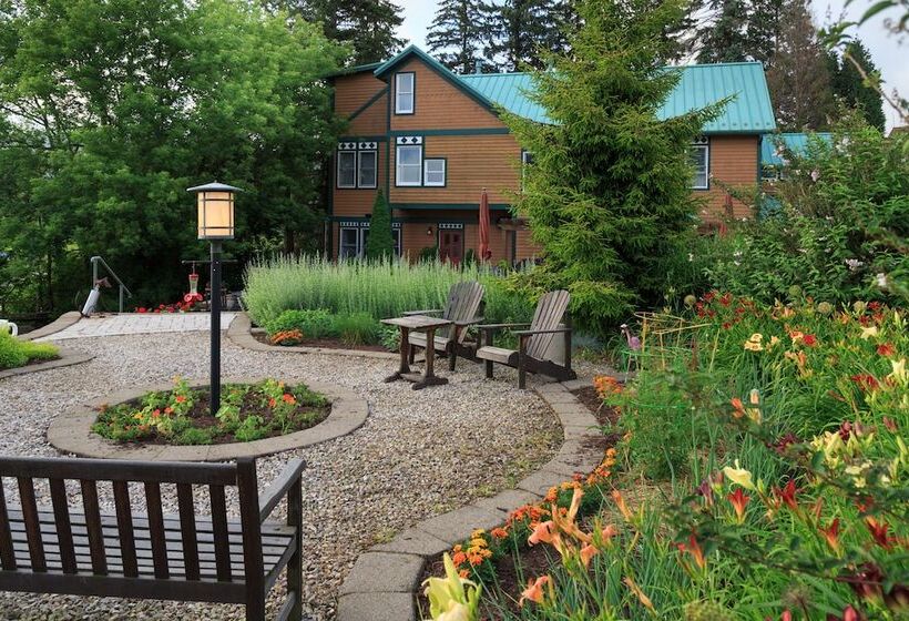 تختخواب و صبحانه Lake Pointe Inn