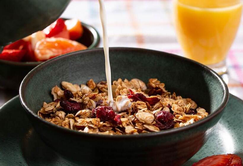 تختخواب و صبحانه Lake Pointe Inn