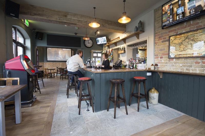 צימר The Six Bells