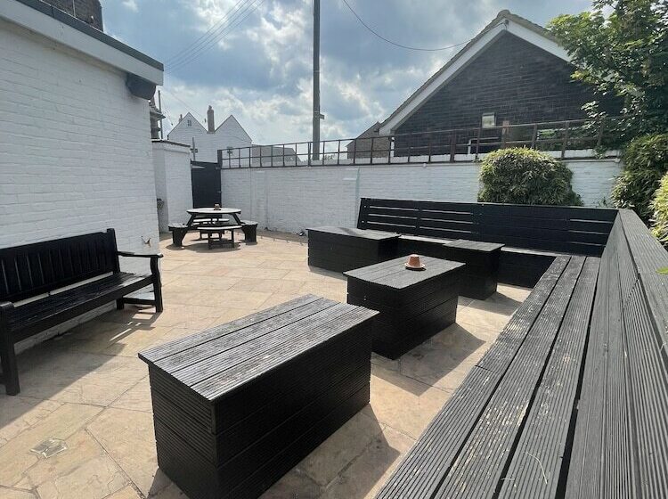 צימר The Six Bells